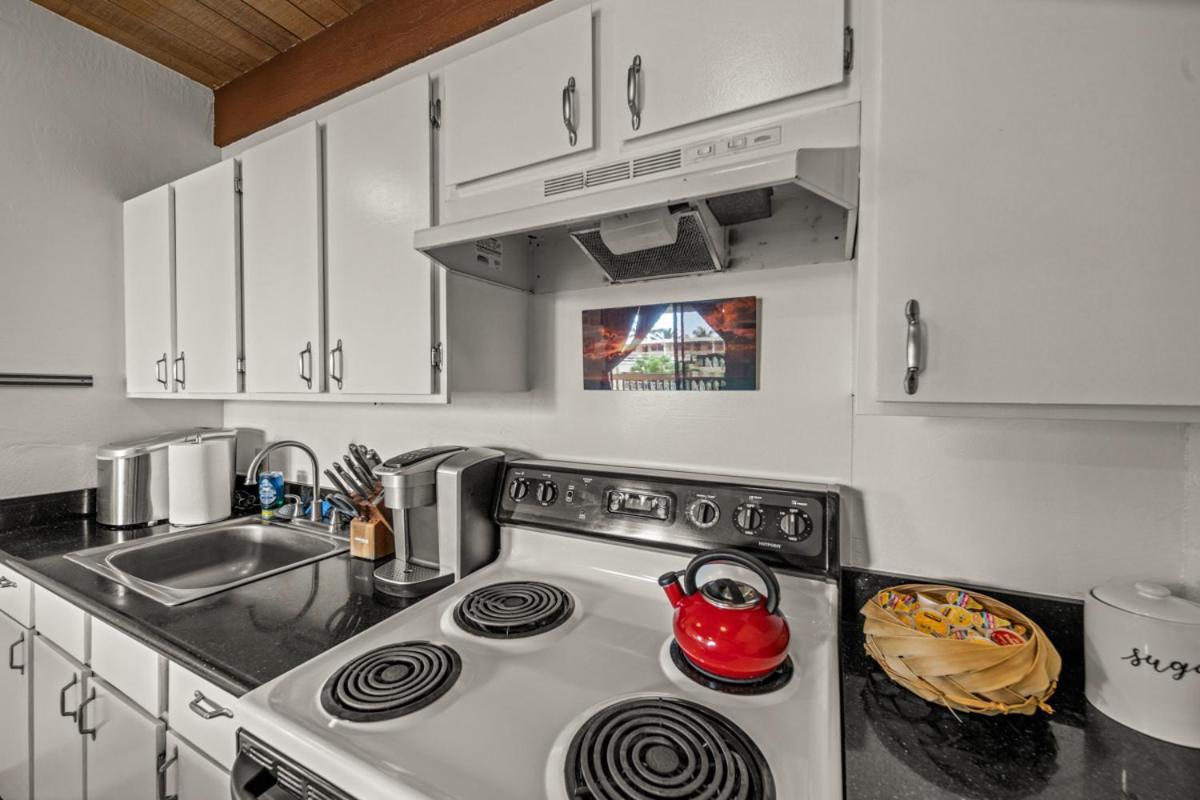 Newly Upgraded 1Br Unit Near Beach Max Of 5 Guests カイルア・コナ エクステリア 写真